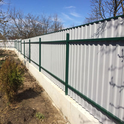 Фотография готовогопроекта по установке заборов