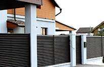 Забор из лиственницы с фундаментом