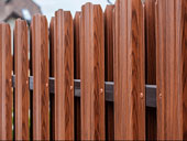 Тип окрашивания забора с имитацией дерева